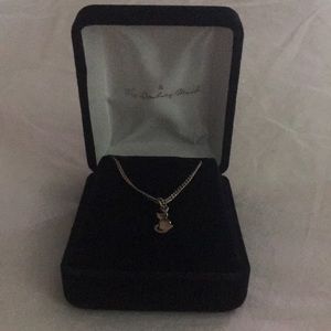 Gold pendent cat necklace